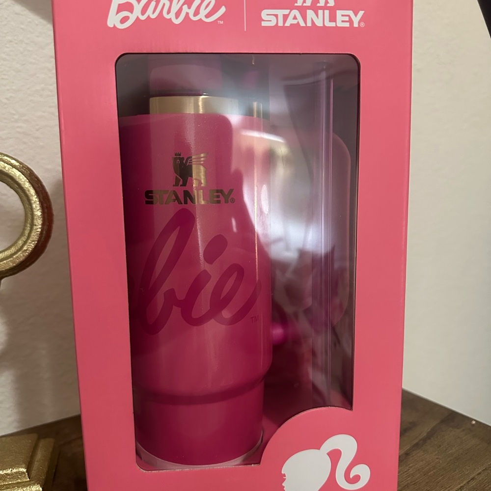 Barbie X Stanley Collection
30 oz Thirst Quencher
Never used!
So ICONIC!